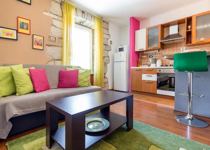 Top Center Pula Room & Apartment